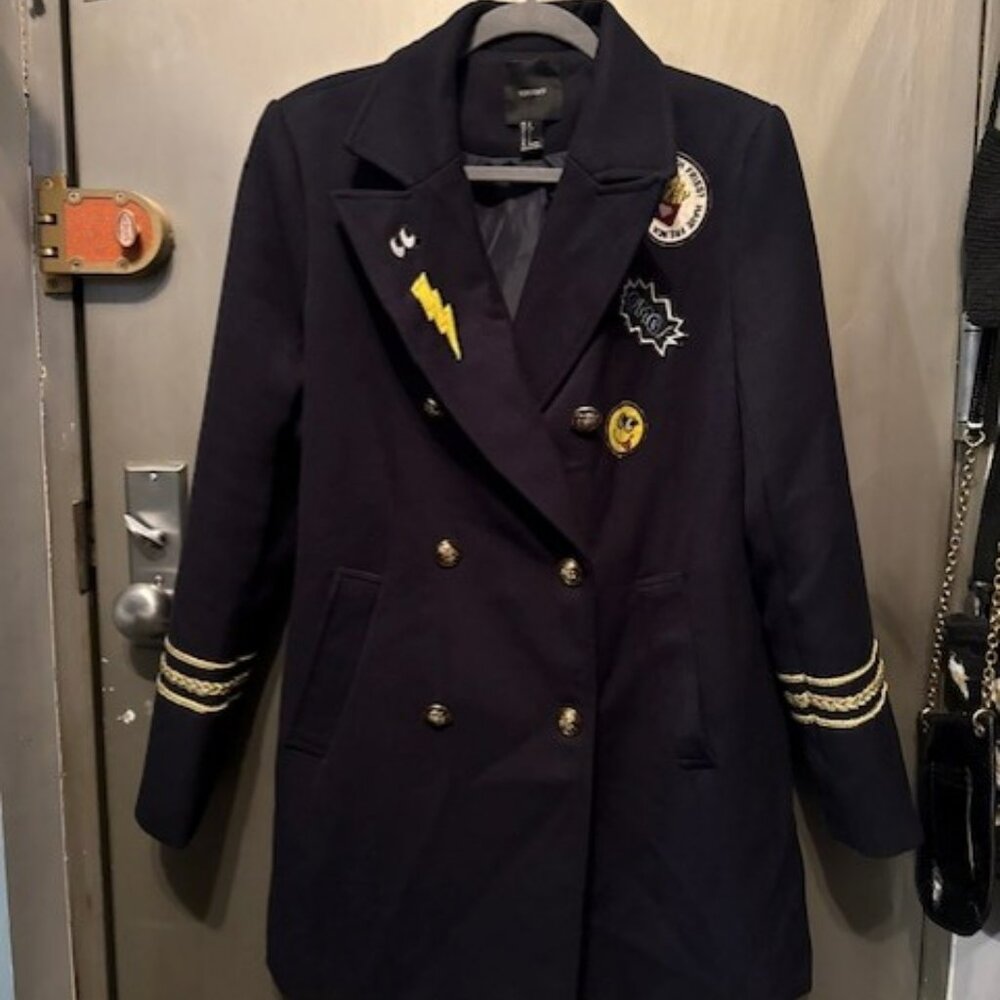 Vintage Inspired Military Coat with Patches - Picture 4 of 16